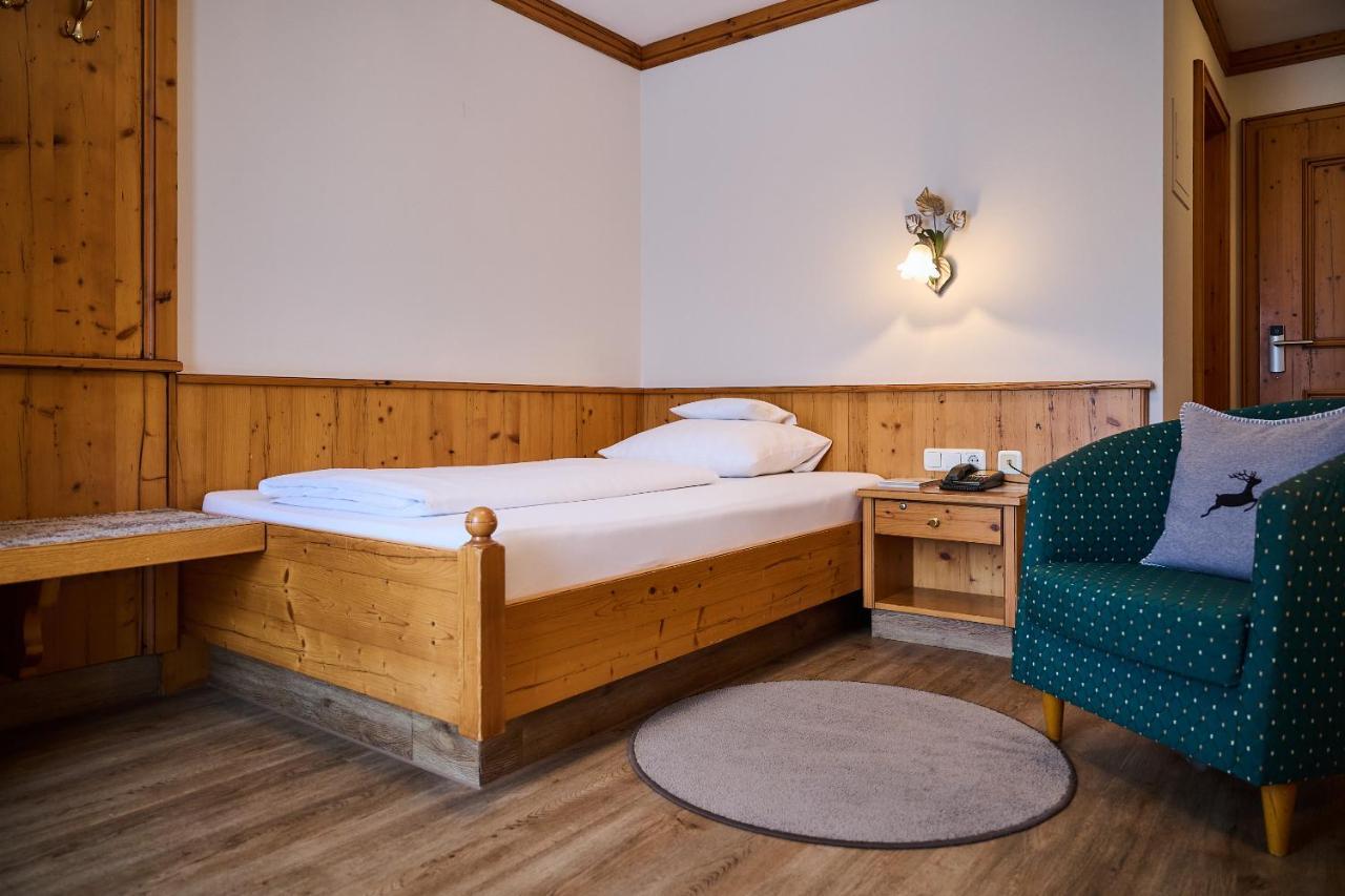 Hotel am See Neutraubling Kamer foto
