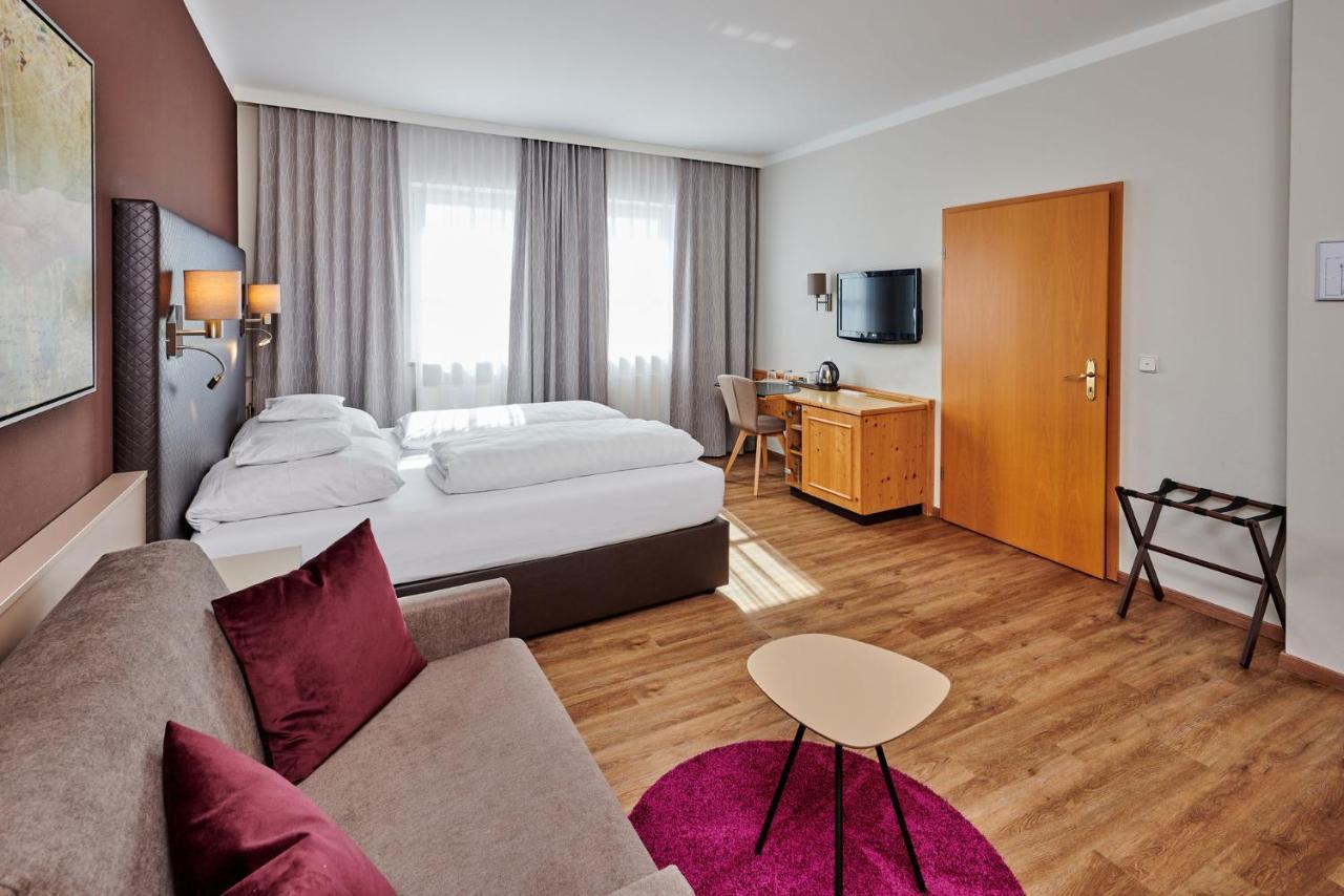 Hotel am See Neutraubling Buitenkant foto