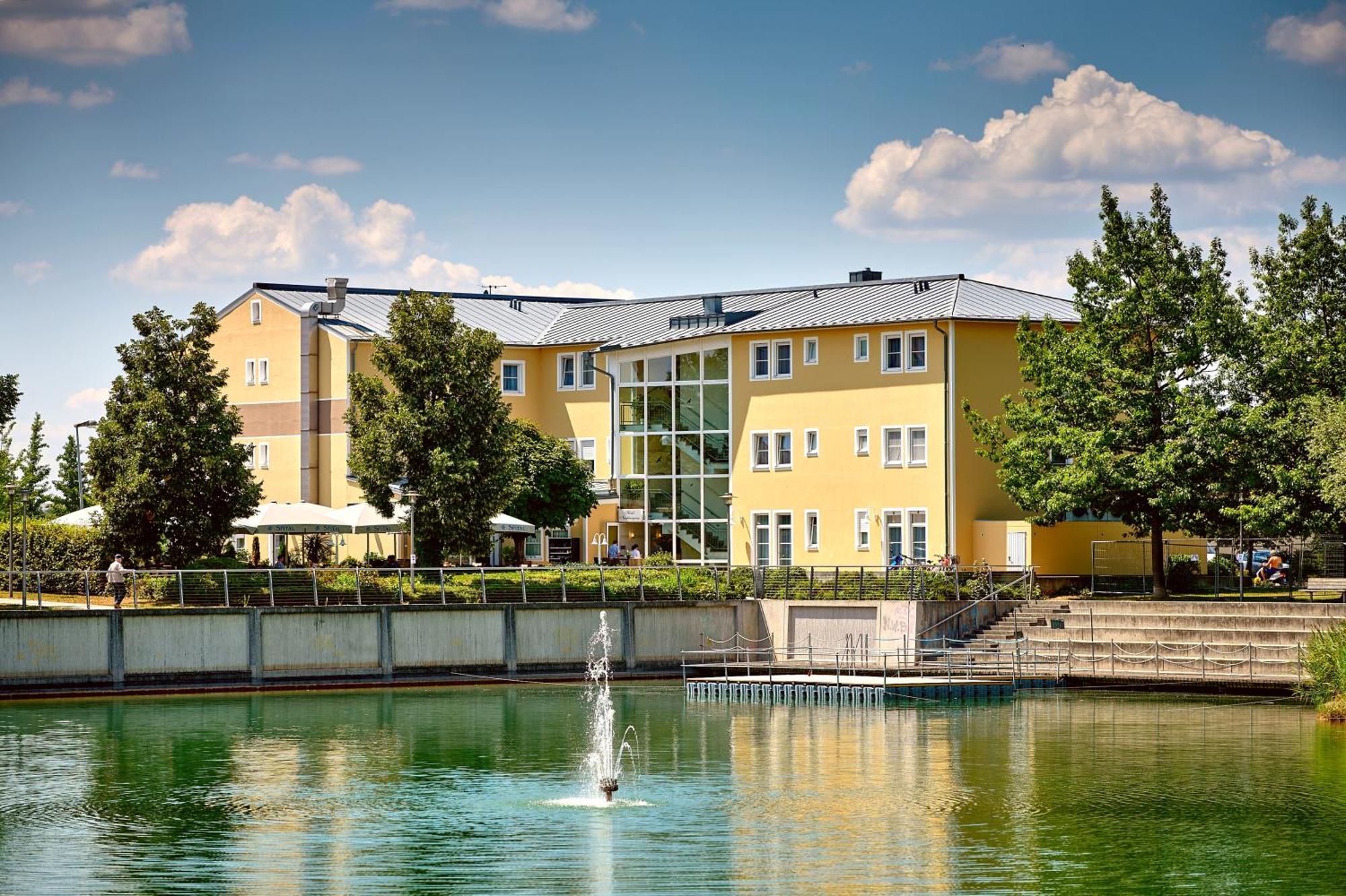 Hotel am See Neutraubling Buitenkant foto