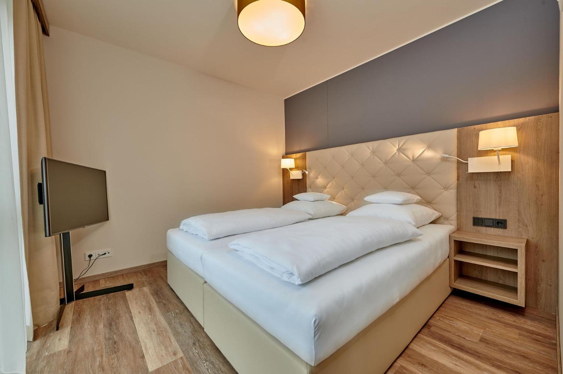 Hotel am See Neutraubling Kamer foto