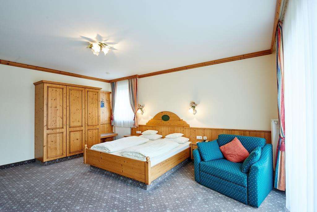 Hotel am See Neutraubling Kamer foto