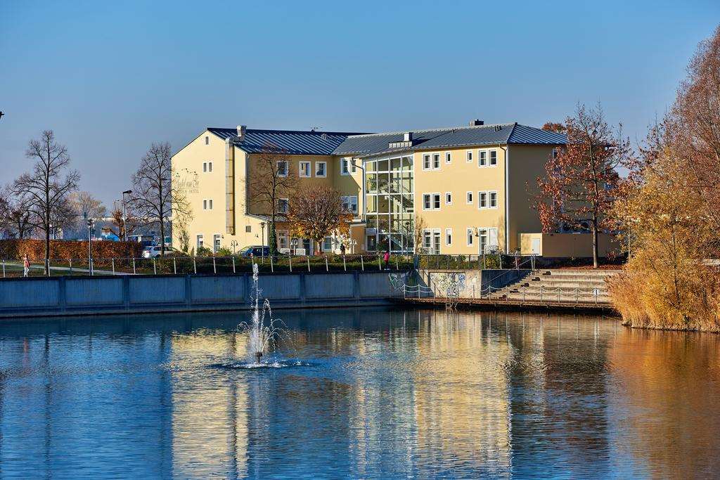 Hotel am See Neutraubling Buitenkant foto